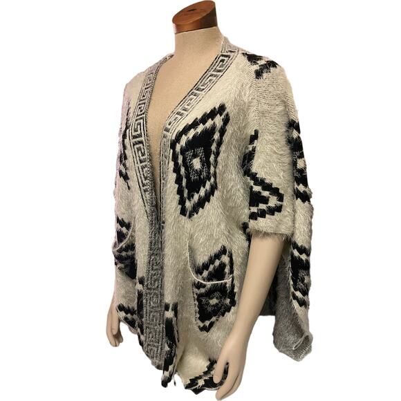 Soft Surroundings One Size Aztec Print Beige Black Wool Fuzzy Topper Caftan - Picture 1 of 9